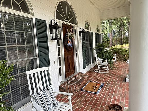 3rd image of 223 Tidewater Rd