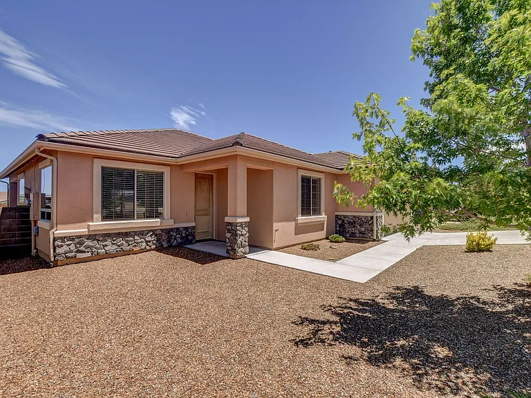 1712 Claire St — Photo 3