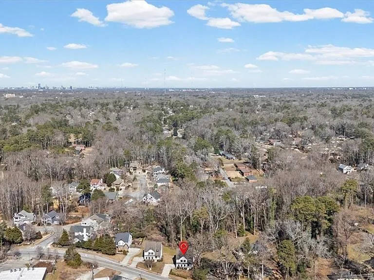 1410 Eastland Rd — Photo 13