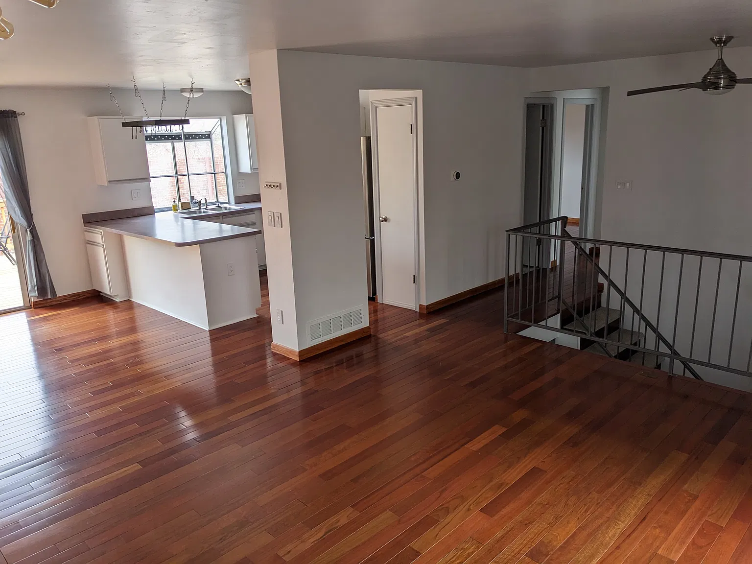 3 bed, 1400 sqft, $2,900 — Photo 2