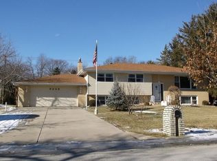 9248 S 83rd Ct, Hickory Hills, IL