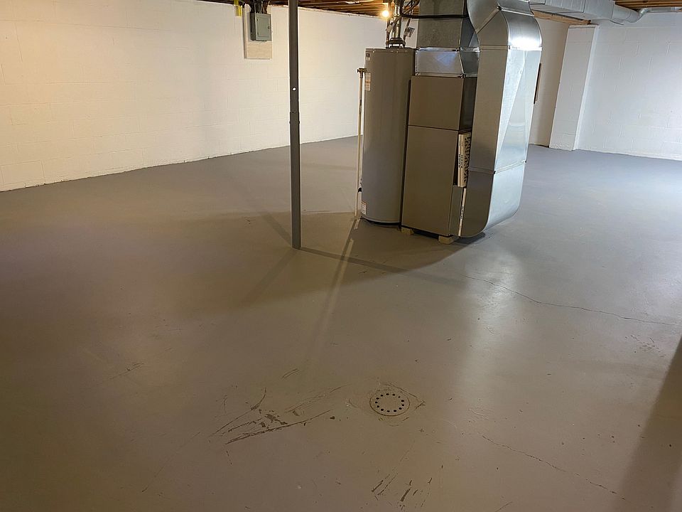 LARGE BASEMENT