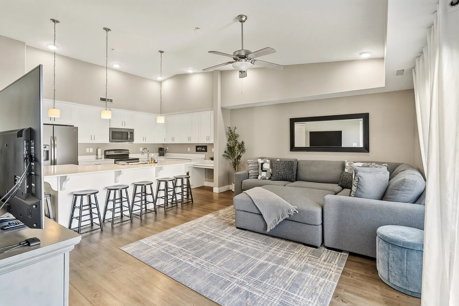 3 bed, 3.0 bath, $3,270 — Photo 3