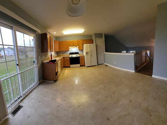 3rd image of 305 Edmonson Ln