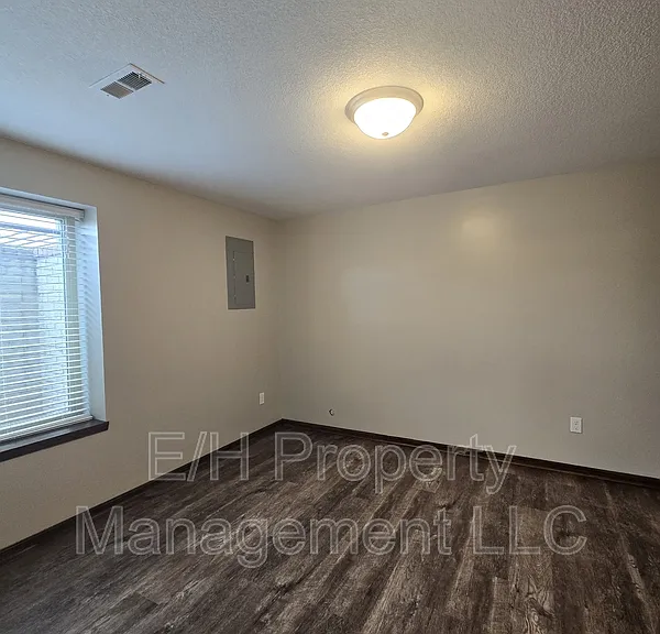 5903 N Millsboro St — Photo 30