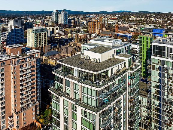 3rd image of 960 Yates St #Penthouse 1801
