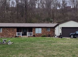 440 Valley View Dr, Kenova, WV 25530