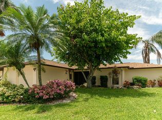 4645 Lakewood Blvd, Naples, FL 34112