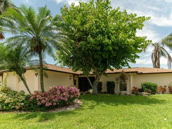 4645 Lakewood Blvd, Naples, FL 34112