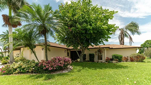 4645 Lakewood Blvd Photo 1
