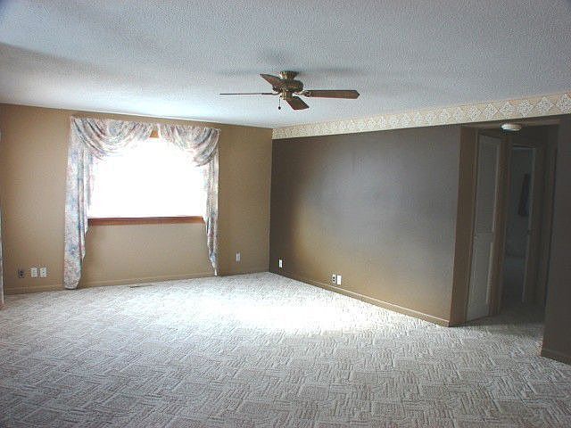 1st image of 301 E Hillcrest St