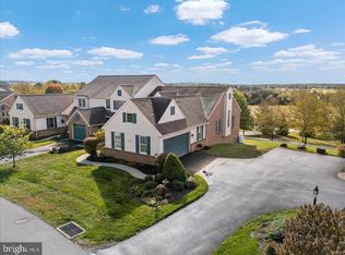 619 Homestead Dr, Elverson, PA 19520
