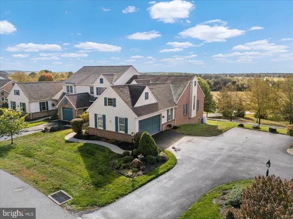 619 Homestead Dr, Elverson, PA 19520