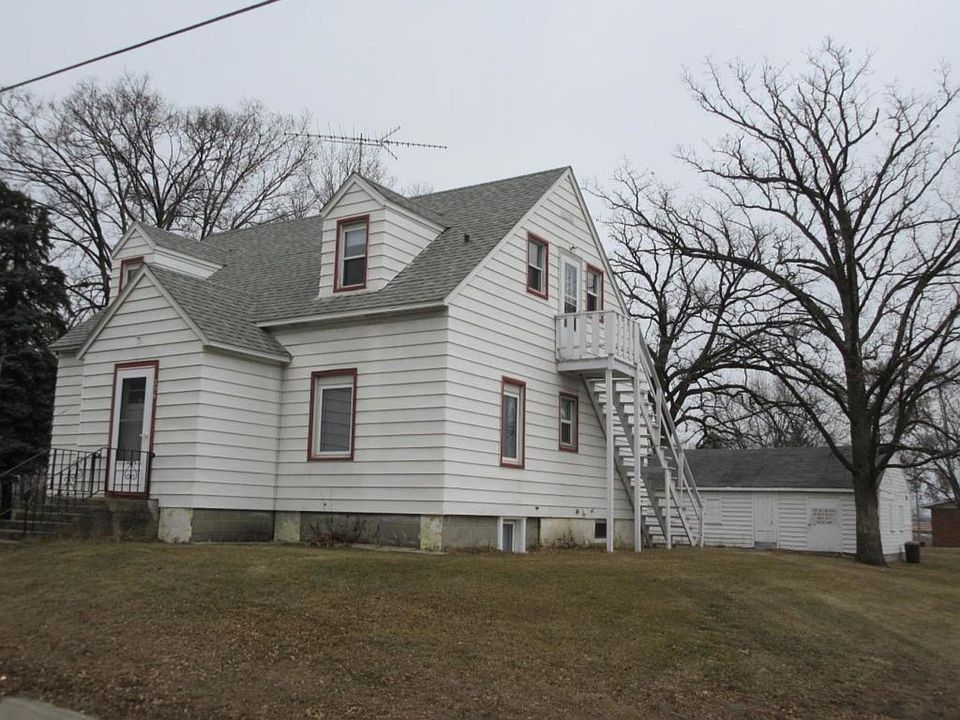 1st image of 256 Waite Ave N