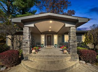 3933 Cottontail Ln, Utica, MI 48316