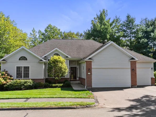 73 Emily Way #73, West Hartford, CT 06107