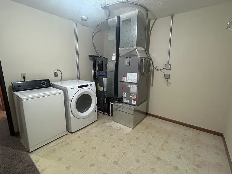 5591 Tall Pines Pkwy #4 — Photo 9