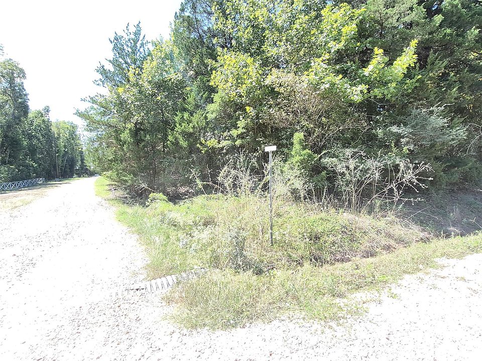 1st image of Arrowhead Hill Dr