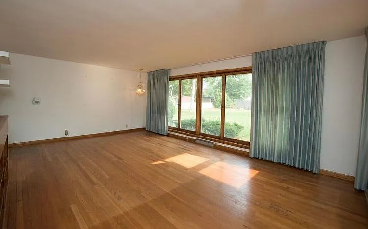 918 Princess Dr — Photo 3