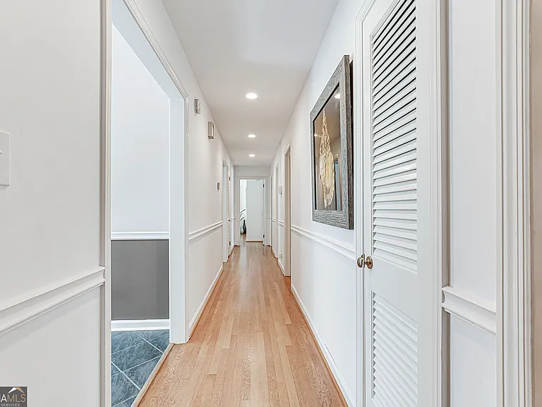 485 Riverside Pkwy — Photo 31