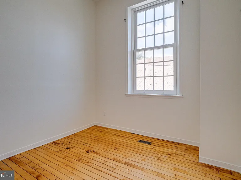 821 S Sharp St — Photo 21
