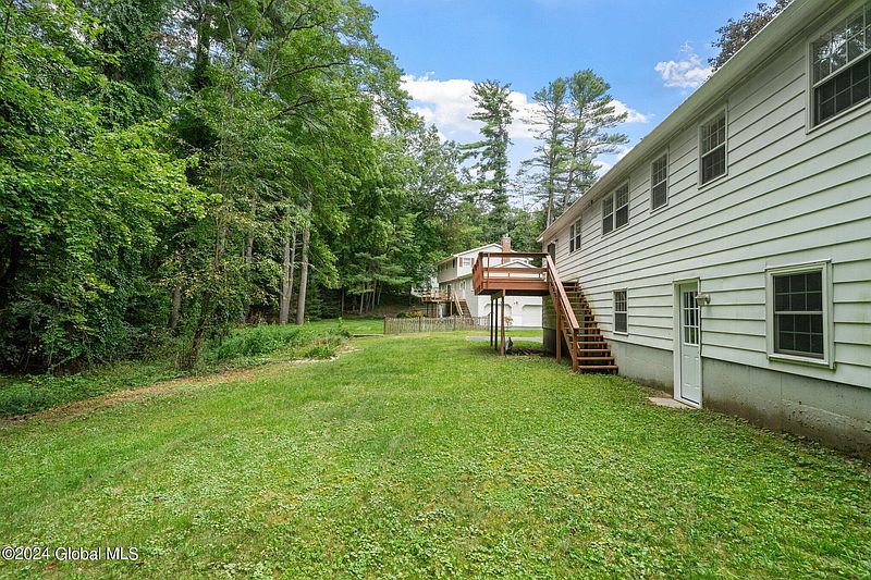 4th image of 11 Forest Drive