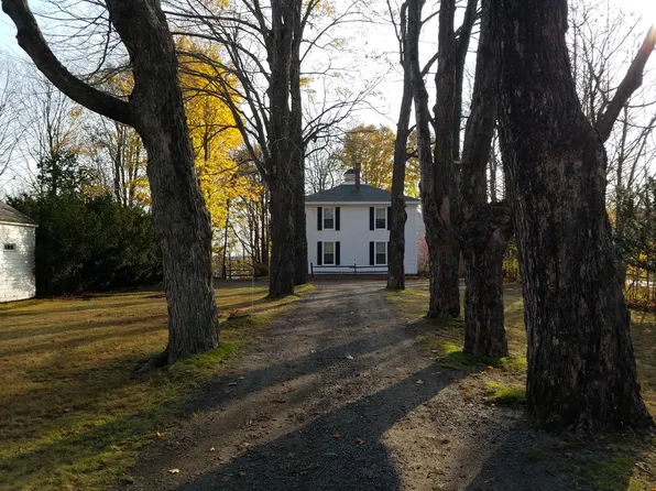 20 Winter St #1, Topsham, ME 04086