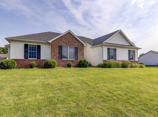 5201 Crane Dr, Springfield, IL 62711