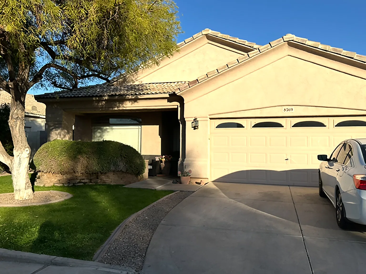 3 bed, 1820 sqft, $2,100 — Photo 1