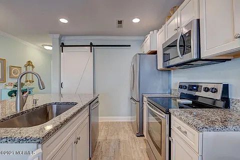 1st image of 1733 41st St APT E