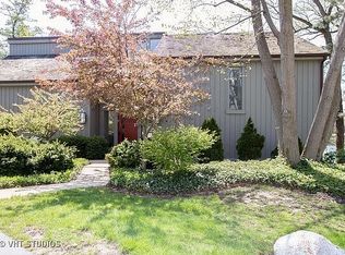 351 Mallard Pt APT C, Lake Barrington, IL 60010