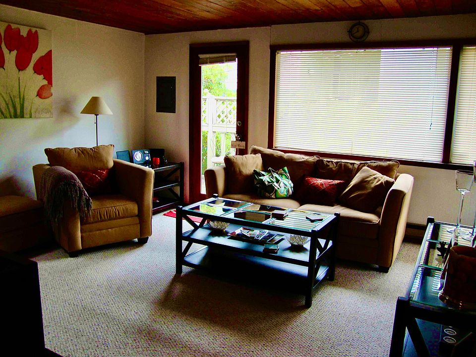 1st image of 10150 NE 64th St