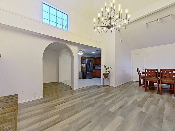 4th image of 4768 Veronica Cir