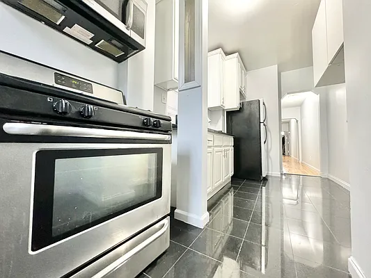 Rented by Pear NYC LLC | media 29