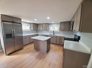 517 N 4th St, La Grange, MO 63448