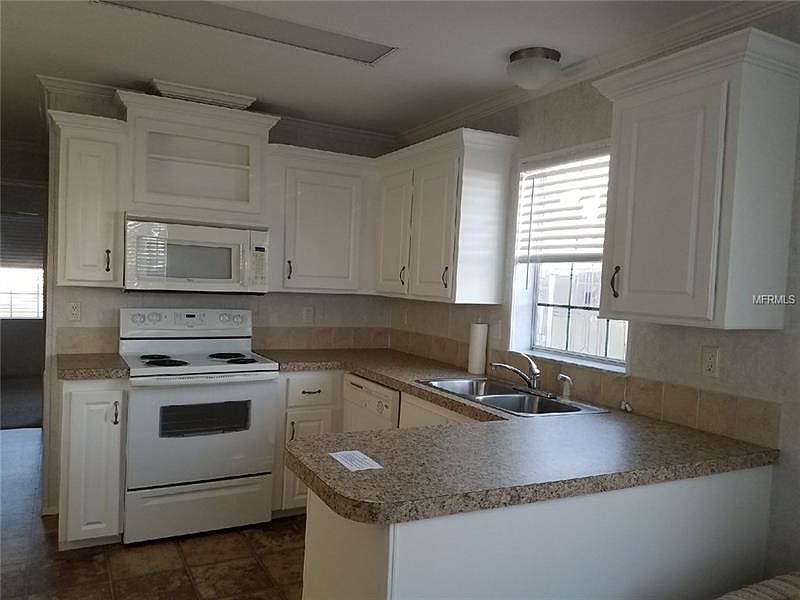2nd image of 2023 Sun Home St