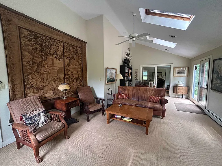 266 N Haverhill Rd — Photo 21
