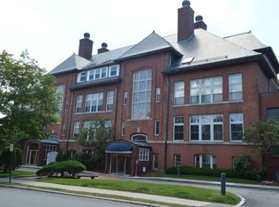 51 Pettee St APT 16, Newton, MA 02464