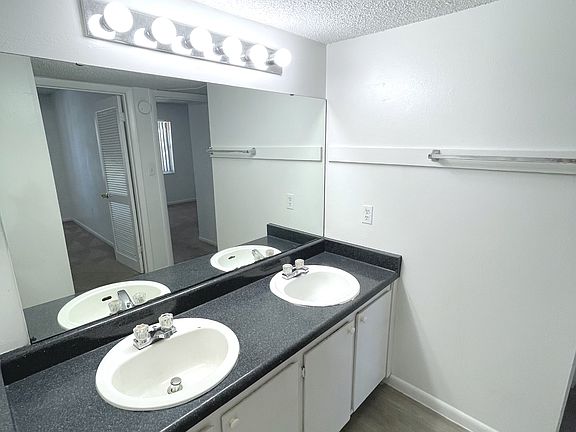 3rd image of 2511 N Alafaya Trl #17-1