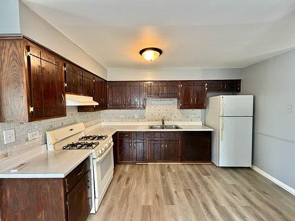 5th image of 10604 Oak Tree Dr