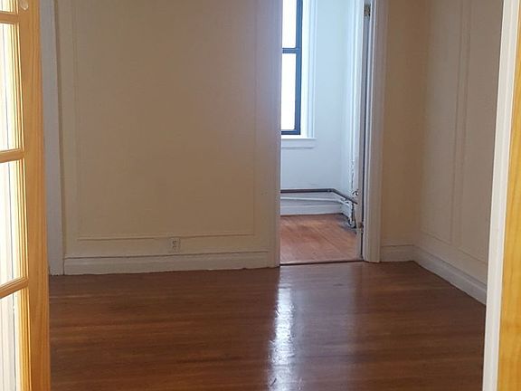 3rd image of 55 Tiemann Pl APT 31