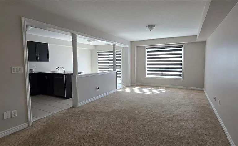 33 Freer Dr — Photo 3