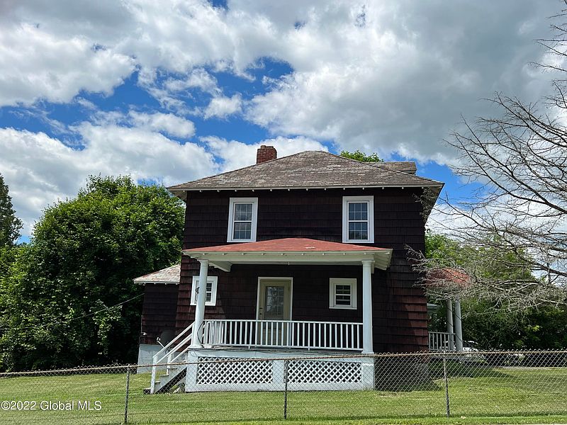 2nd image of 92 Poultney Street
