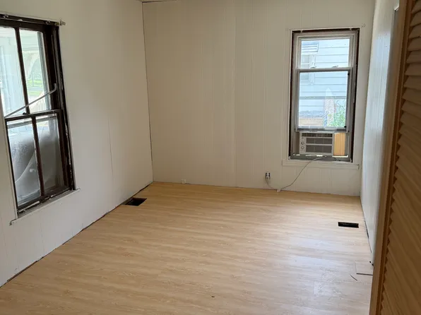 523 W Summer St, Hillsboro, IL 62049