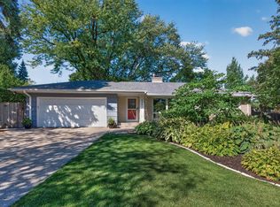 2451 Sheldon St, Roseville, MN 55113