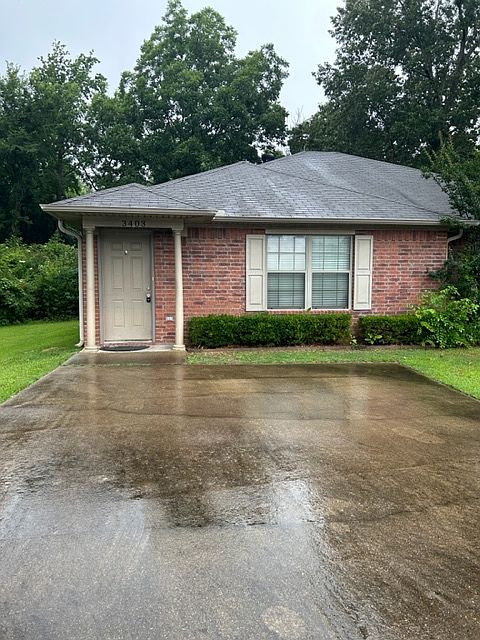 1st image of 3403 Parish Cir #1