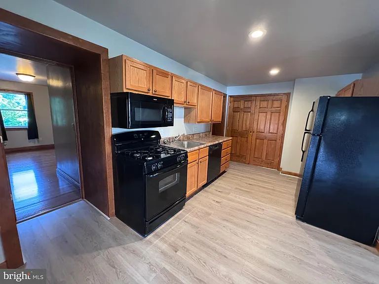 228 N Centre Ave — Photo 4