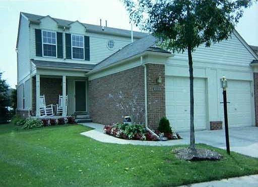 1st image of 3078 Village Cir N
