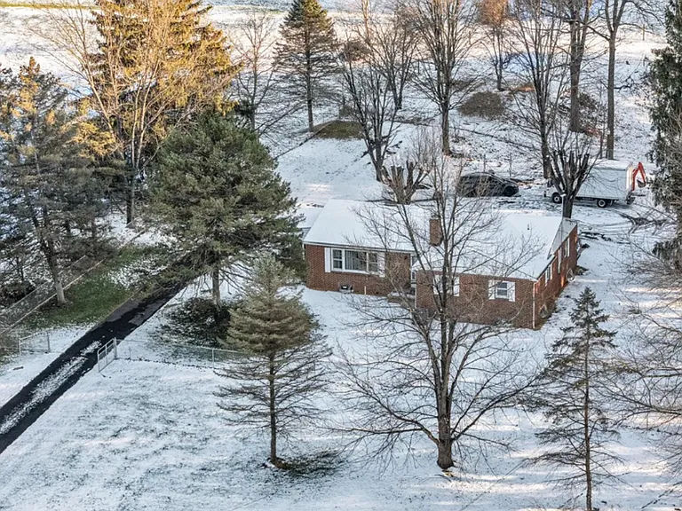 1158 Pine Rd — Photo 25