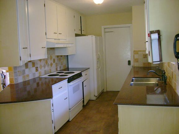 3rd image of 4629 Wilma Dr